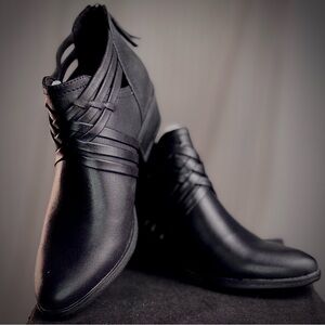 BareTraps Women’s Black Bootie’s